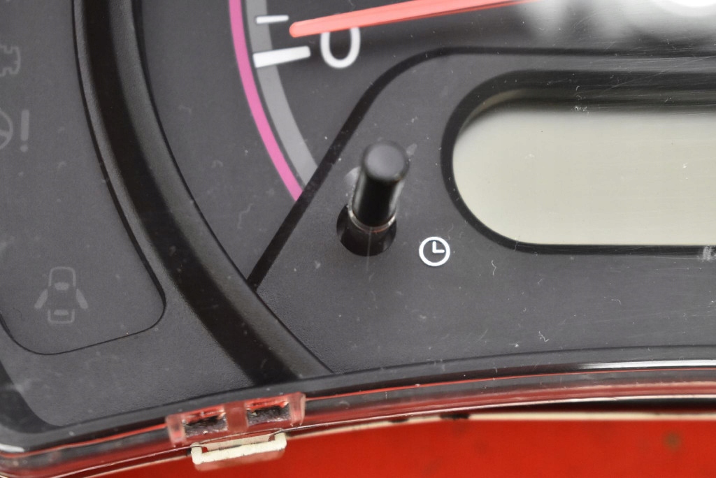 фото №15, Счетчик приборы eu 34100m68k81 34100-68k0 suzuki alto 7 vii 1.0 68 km 09-14