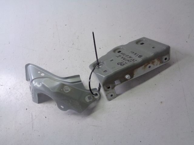 фото №1, Кріплення крила правого renault captur ii 1.6 e-tech 23 rok bixui teqnc