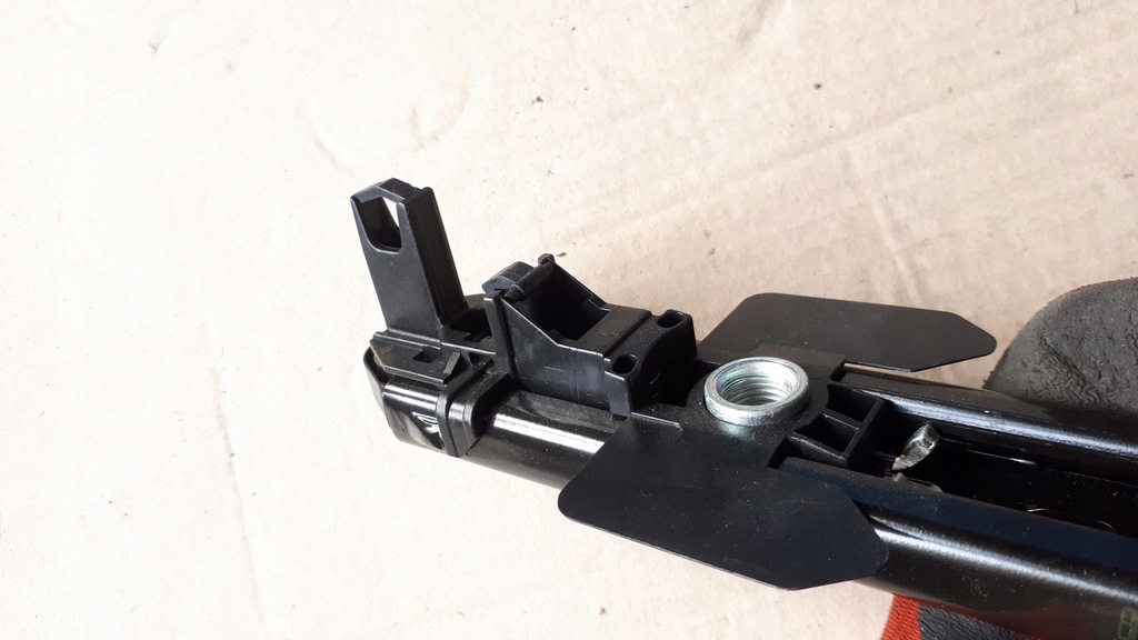 фото №7, Sq5 8r q5 ползунок регулировка поперечина 8k0857833c a4 b8 a5