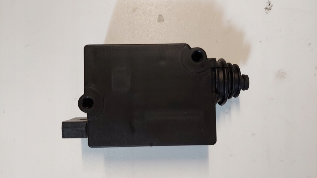 фото №1, Привод крышка заливной bmw 3 06.98-09.01