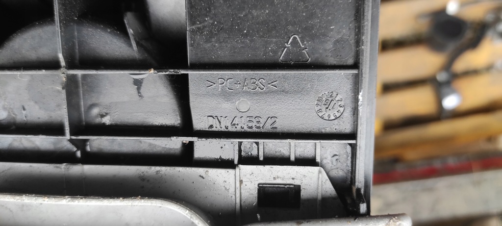 фото №5, Пепельница прикуриватель mercedes sprinter 211cdi 2008r. 2.2d dn14153/1