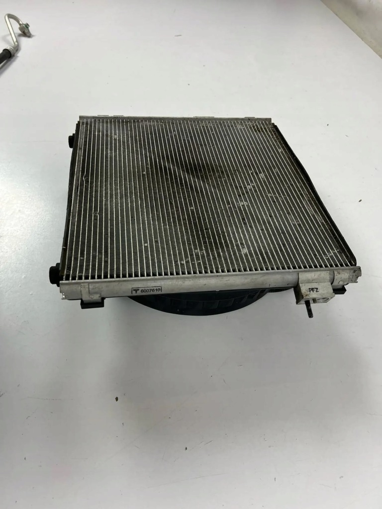 Купить Tesla model s 2024 левая сторона радиатор воды вентилятор