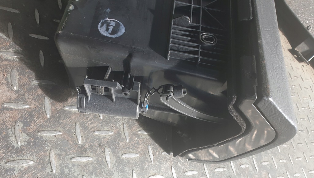 фото №4, Бардачок mercedes w210 e220