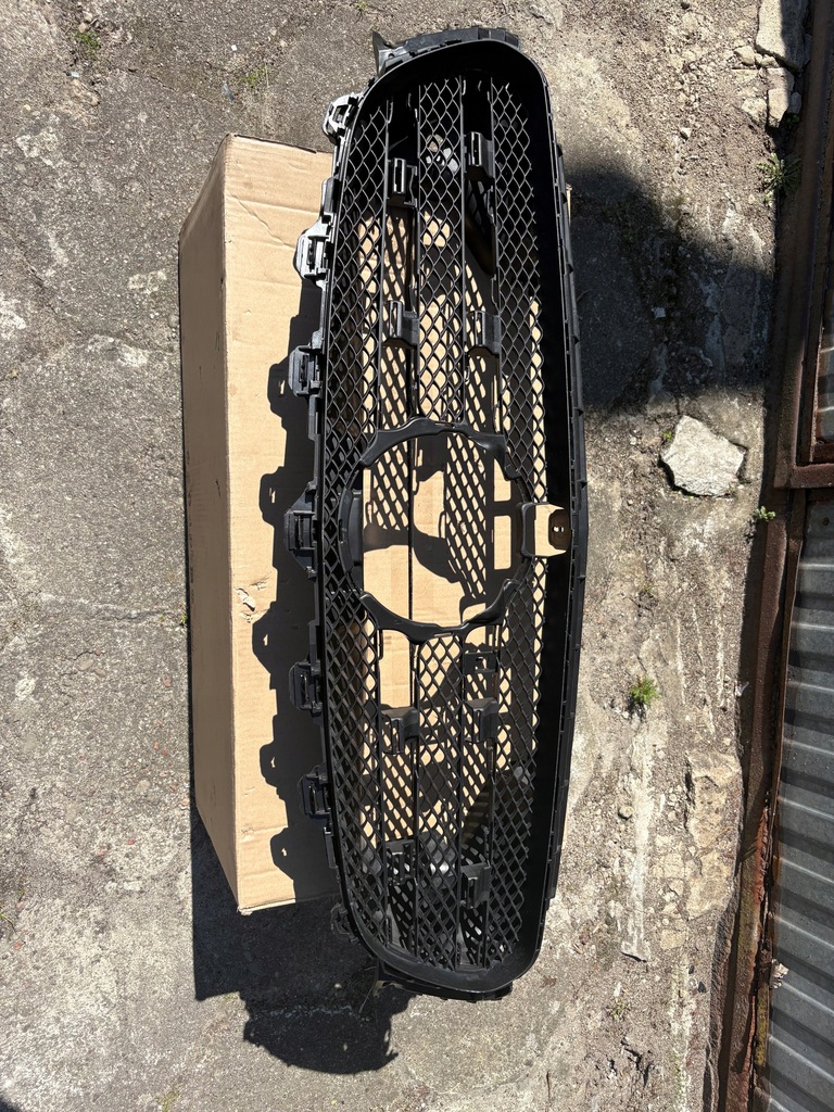 фото №1, Mercedes w213 rok 2019 решётка радиатора+ воздуховод воздуха a2138851100