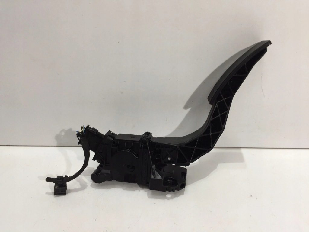 Купити Mercedes a w177 2020 потенціометр педаль газу