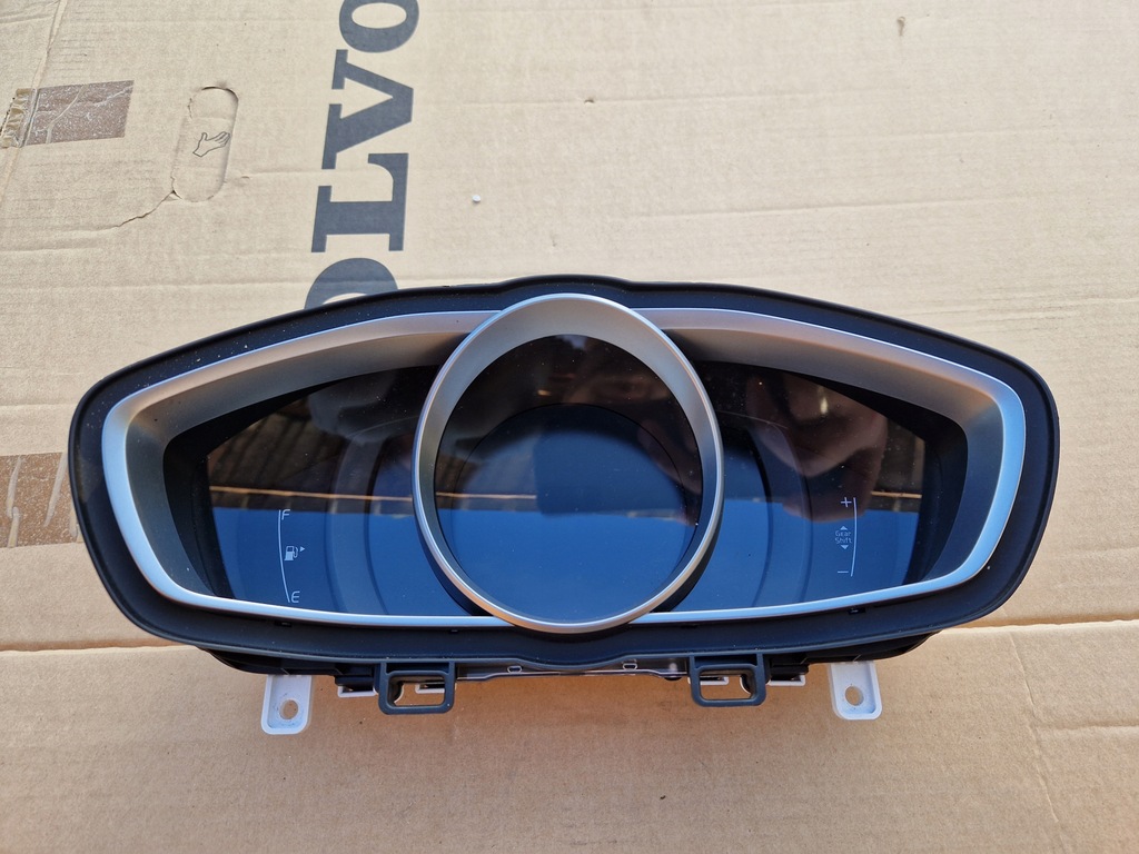 фото №1, Volvo v40 ii лічильник прилади lcd r design europa 31394636