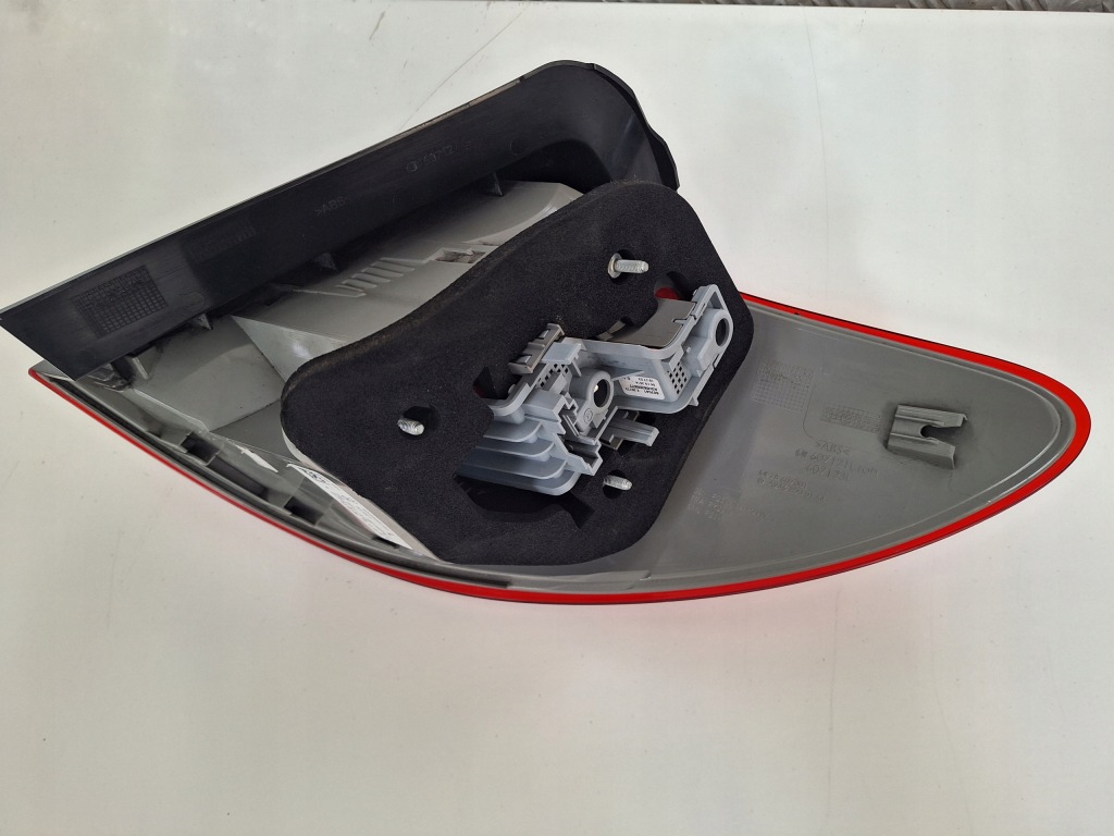 фото №5, Mercedes b w246 лампа левый задняя оригинал ładna