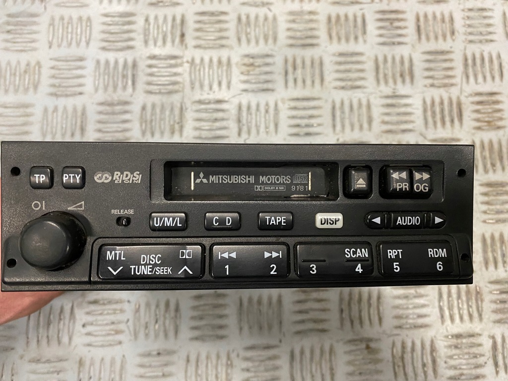 фото №1, Радио mr337278 mitsubishi pajero iii