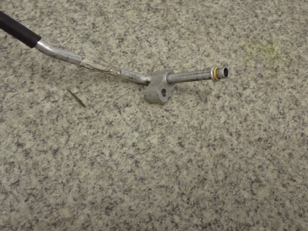 фото №5, Mitsubishi carisma 00- did шланг кондиционера