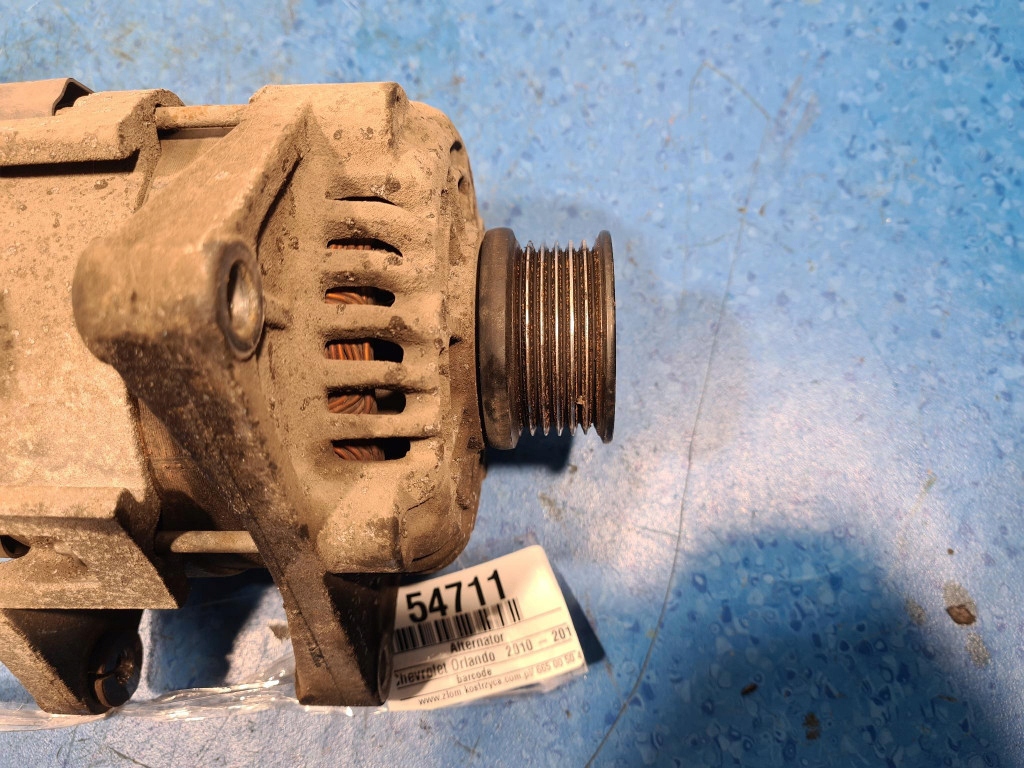 Генератор chevrolet оригинальный номер 13579667 Оригинал