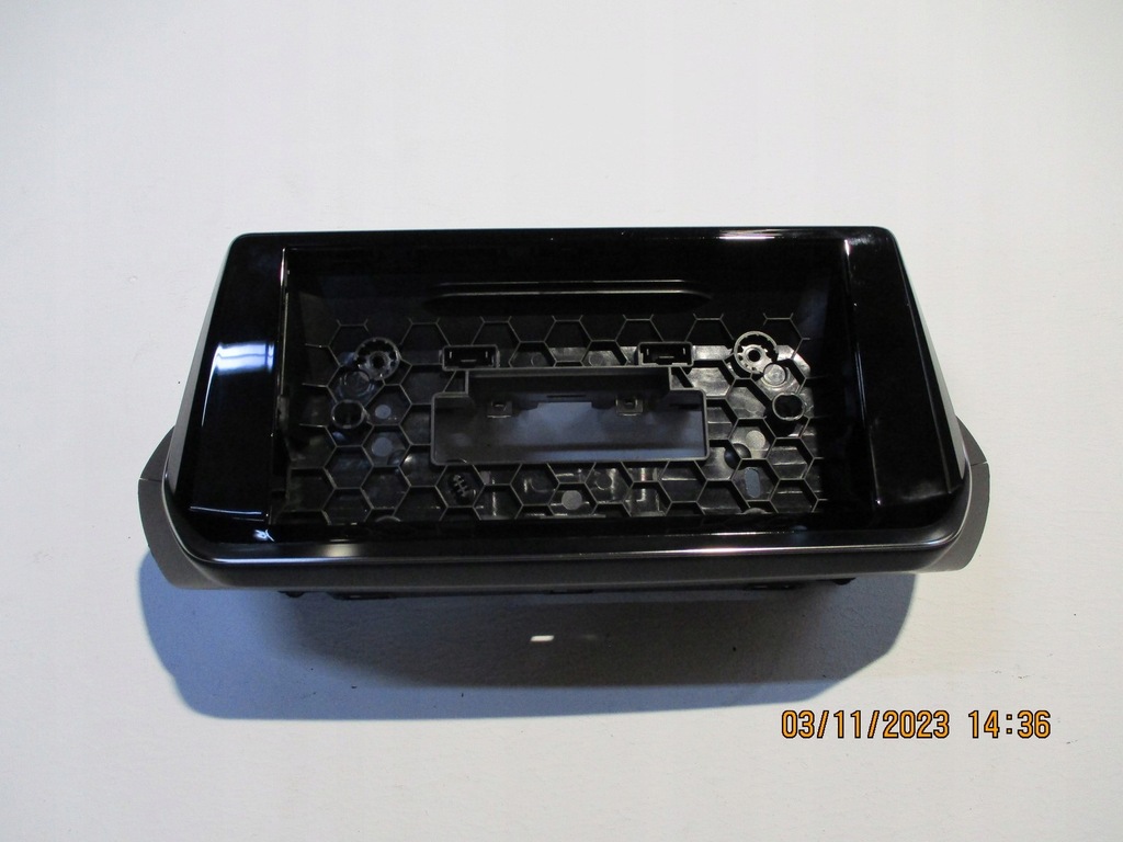 фото №1, Рамка консоли peugeot 2008