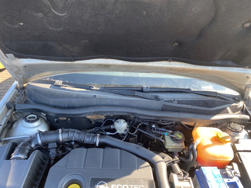 Купити Opel astra h 04-10 жабо