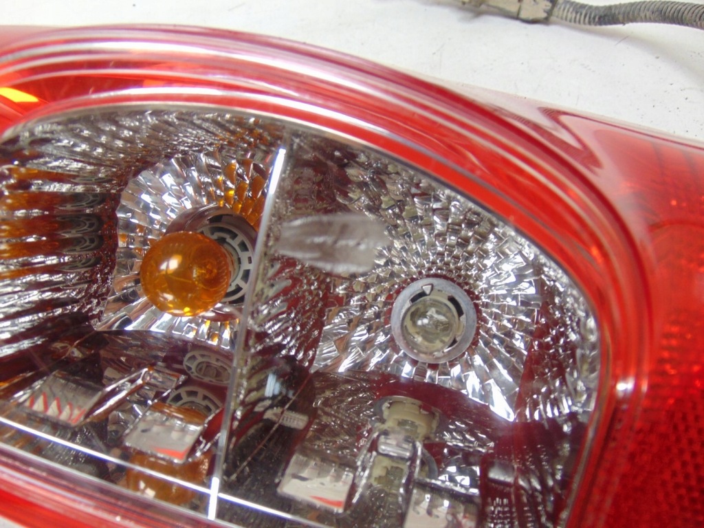 фото №8, Лампа права задня isuzu d-max lift 2007-