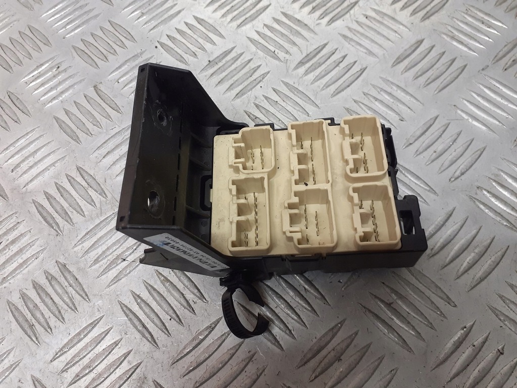 фото №1, Коробка запобіжників toyota avensis t25 1.8