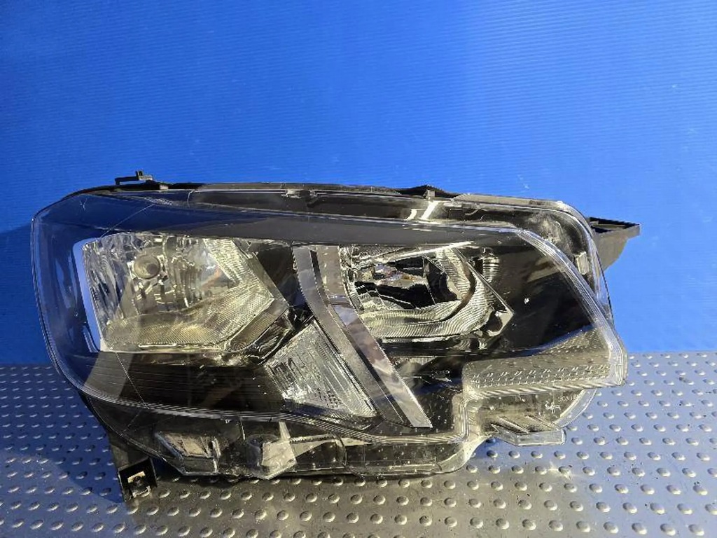 фото №2, Peugeot partner iv rifter 9816826880 лампа передняя перед правая