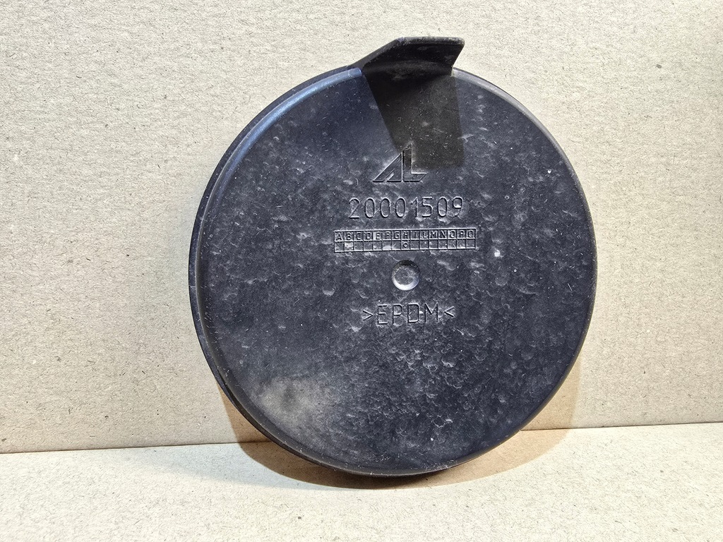 фото №1, Alfa romeo giulia заглушка крышка фара