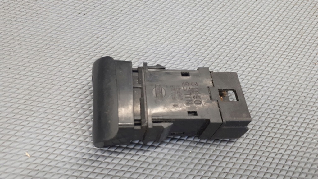 фото №10, 06012 переключатель аварийных nissan serena c23