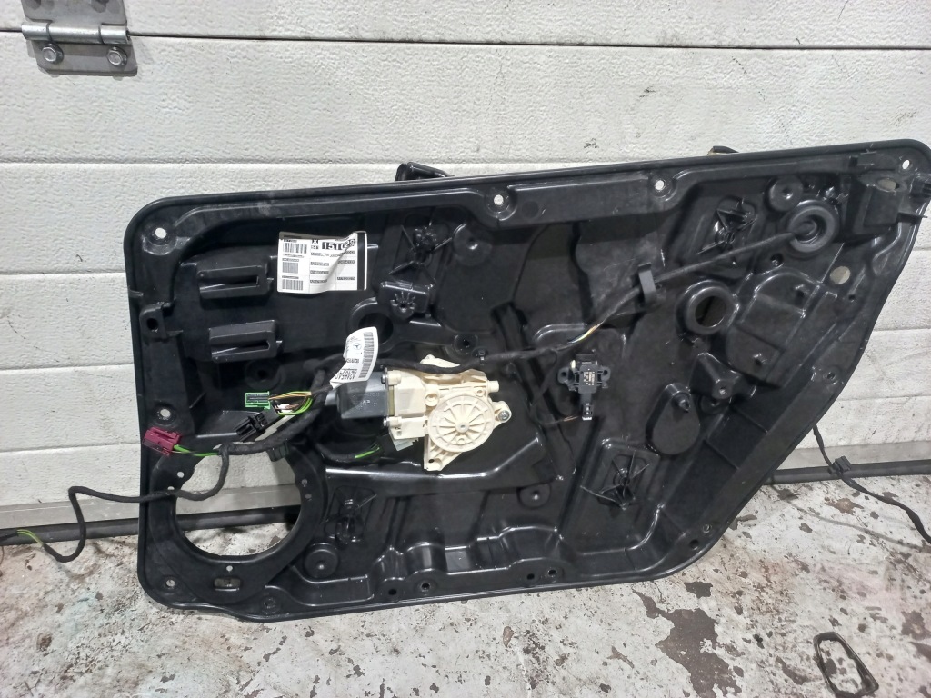 фото №1, Подъемник механизм подъёма стекло передний правый mercedes gla w156 x156