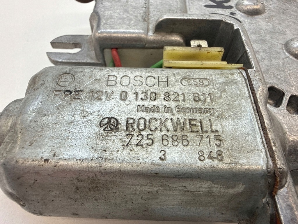 Купить Б/у оригинальный моторчик люк alfa romeo 75 725686715