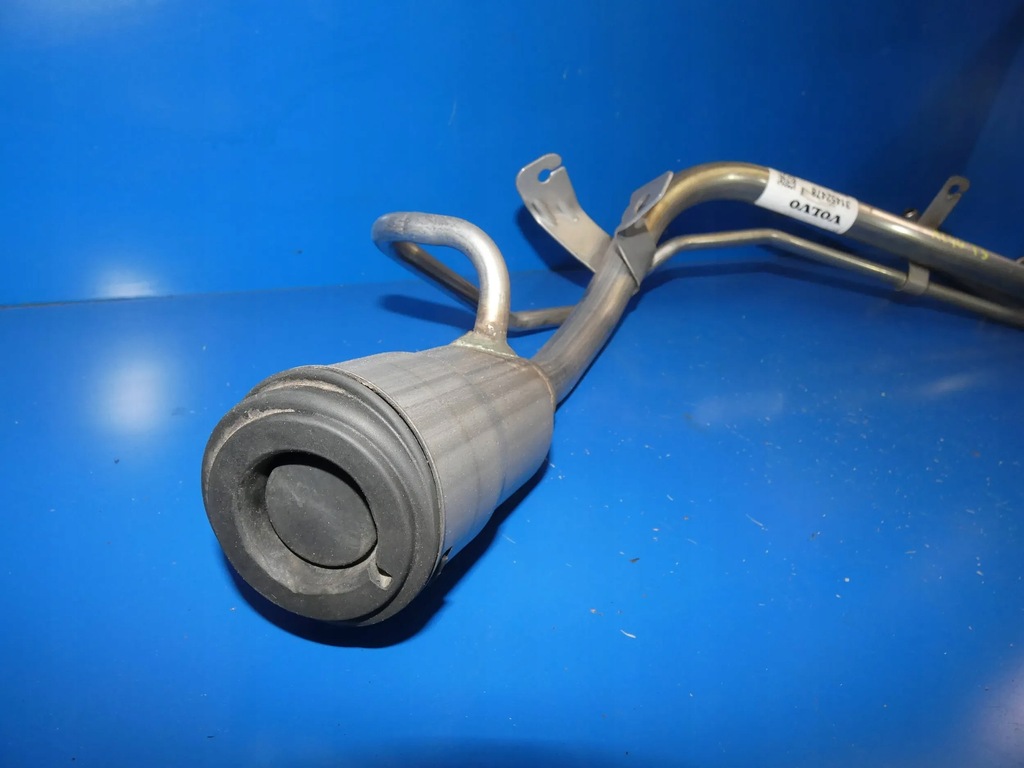 фото №2, Volvo xc40 труба заливної пального заливна горловина