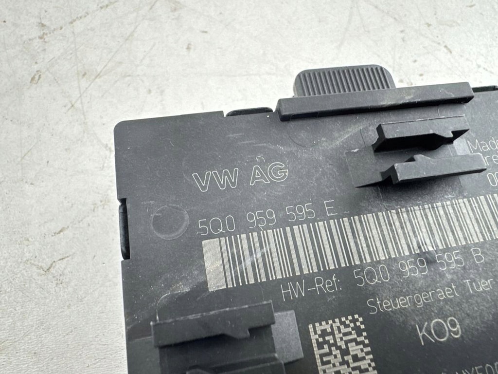 фото №8, Audi a3 s3 8v 2016 задняя сторона правая блок управления / модуль дверь