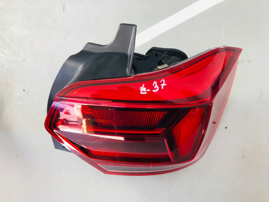 фото №1, Задняя лампа vw polo 2g 2g0945096b