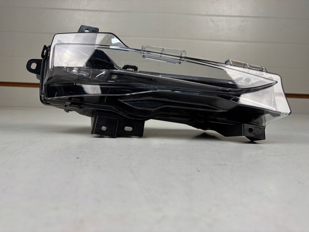 Протитуманна фара led drl tesla 3 рестайлінг  y 1624798-00-a гарний в Україні