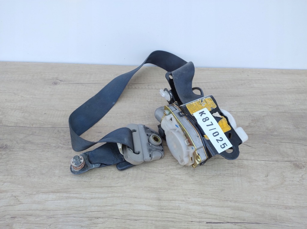 Купити Lexus is200 is300 99-05 рік правий ремінь безпеки перед k87/025