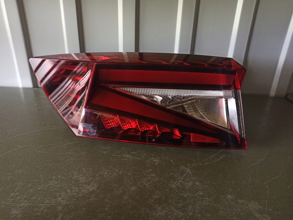 фото №1, Лампа задня led ліва skoda enyaq iv 5la945207a eu