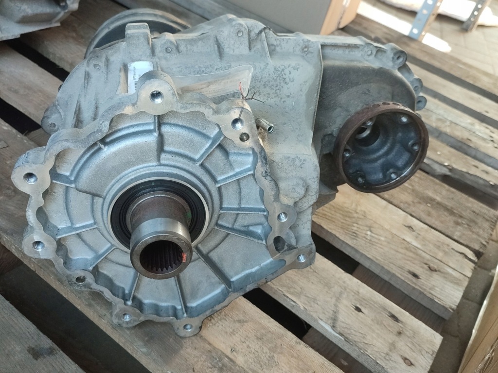 фото №1, Редуктор коробки jeep grand cherokee iv wk2 lift 13-16 3.0 crd 4x4 4wd