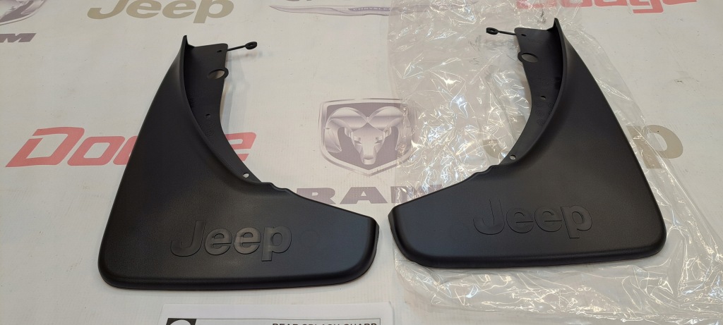 фото №1, Jeep grand cherokee 11-21 брызговики задняя oś задняя oem nowe mopar logo jeep
