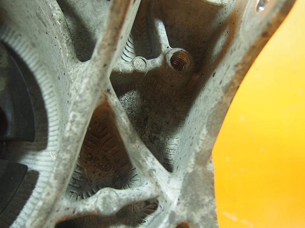 фото №8, Audi s5 8t кронштейн амортизатора левая подшипник 8r0412383a