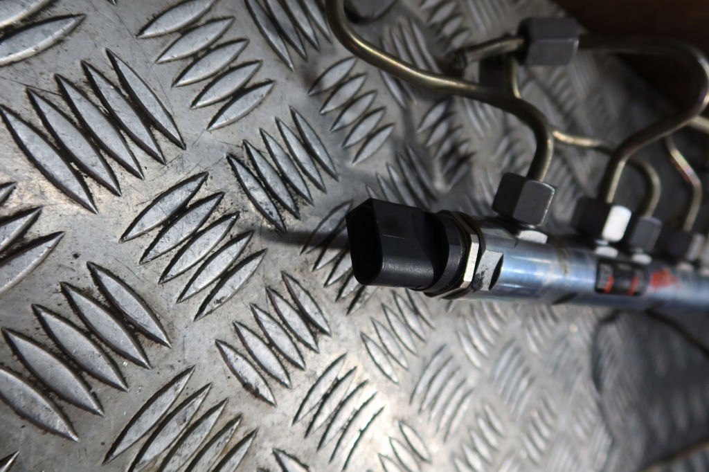 Молдинг впрыскная mini r60 0445714278 Киев