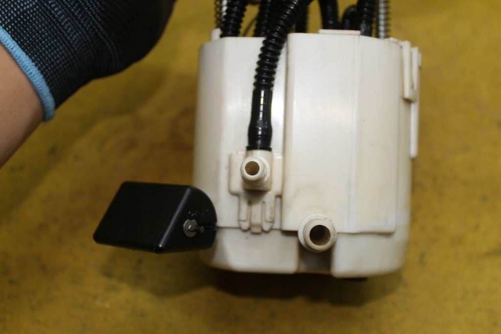 фото №8, Датчик рівня пального 2.0 d legacy iv 101962-4090