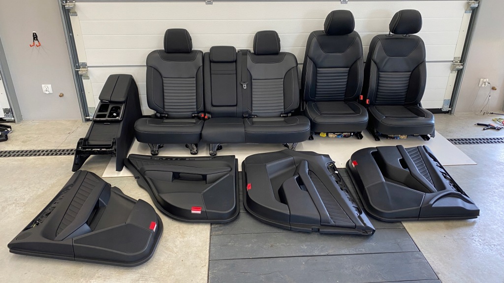 Купити Сидіння оббивка шкіра mercedes w292 amg в гарному стані