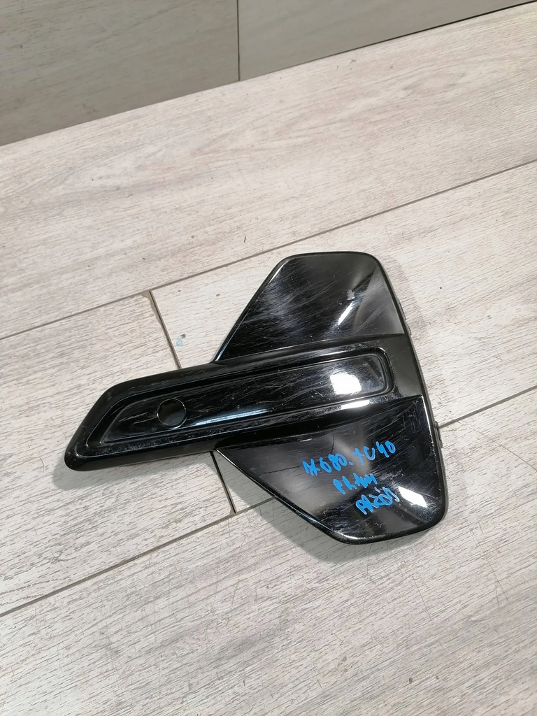 фото №7, Volvo xc40 решітка бампер правий перед 32347389