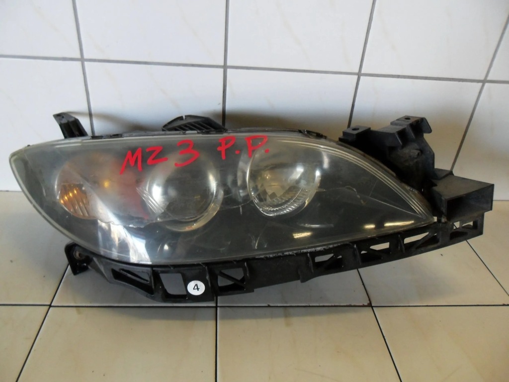 фото №1, Mazda 3 bk 2004 лампа фара правый перед передний