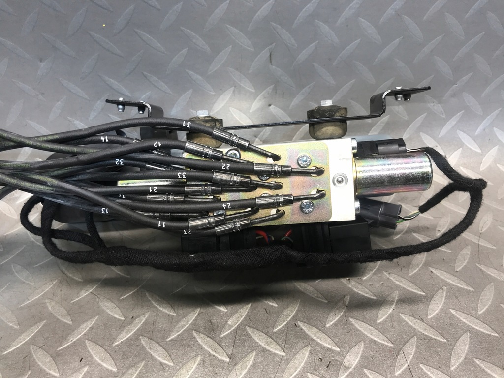 фото №6, Aston martin db9 volante cabrio насос дах