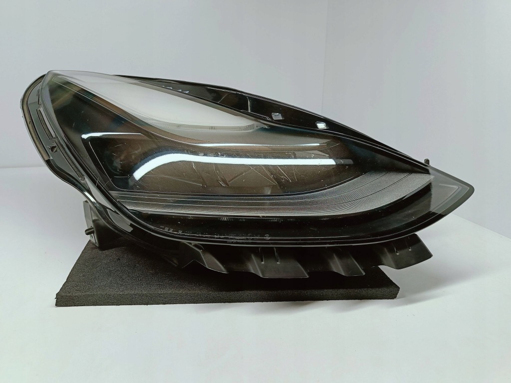 Купить Tesla model 3 рестайлинг  y 20- лампа правая перед передняя full led 1514953-00-d