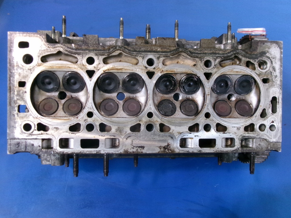 Citroen c4 1.6 16v 109km головка двигуна 9656769580 nfu вали Недорого