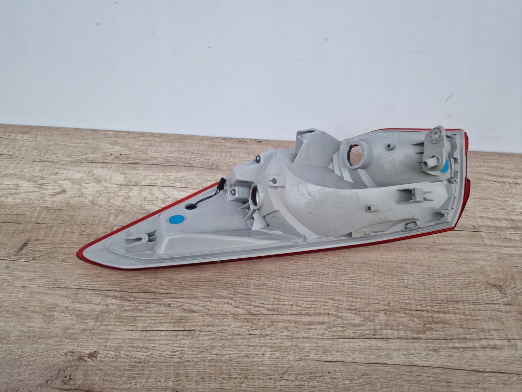 фото №3, Ford focus mk4 4 iv sedan левая лампа задняя с светодиод