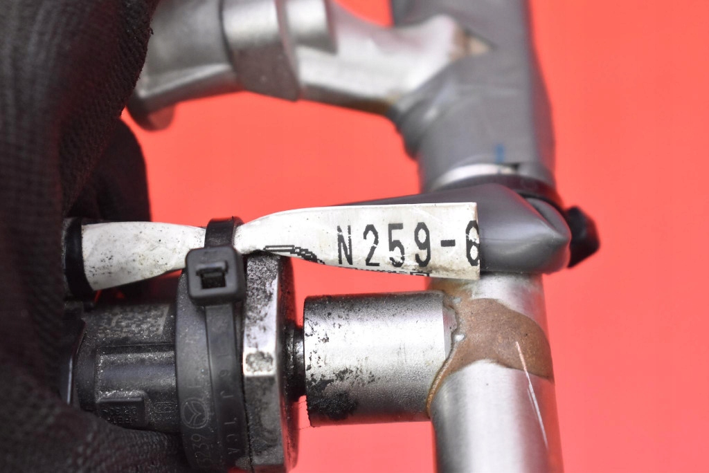 фото №8, Молдинг упорскування pe0113250c mazda mx5 mx-5 4 iv nd 2.0 160 km 15-18