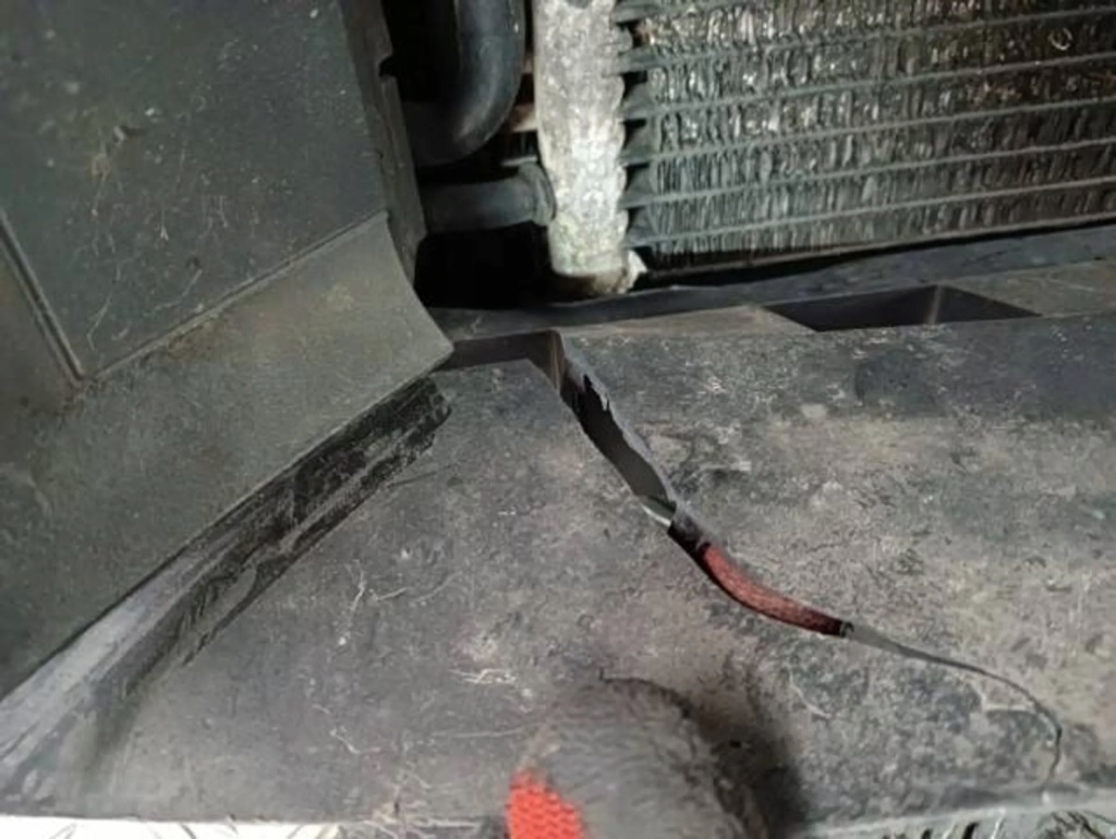 фото №2, Pas передній радіатор комплект yeti 2.0 tdi автоматична коробка передач