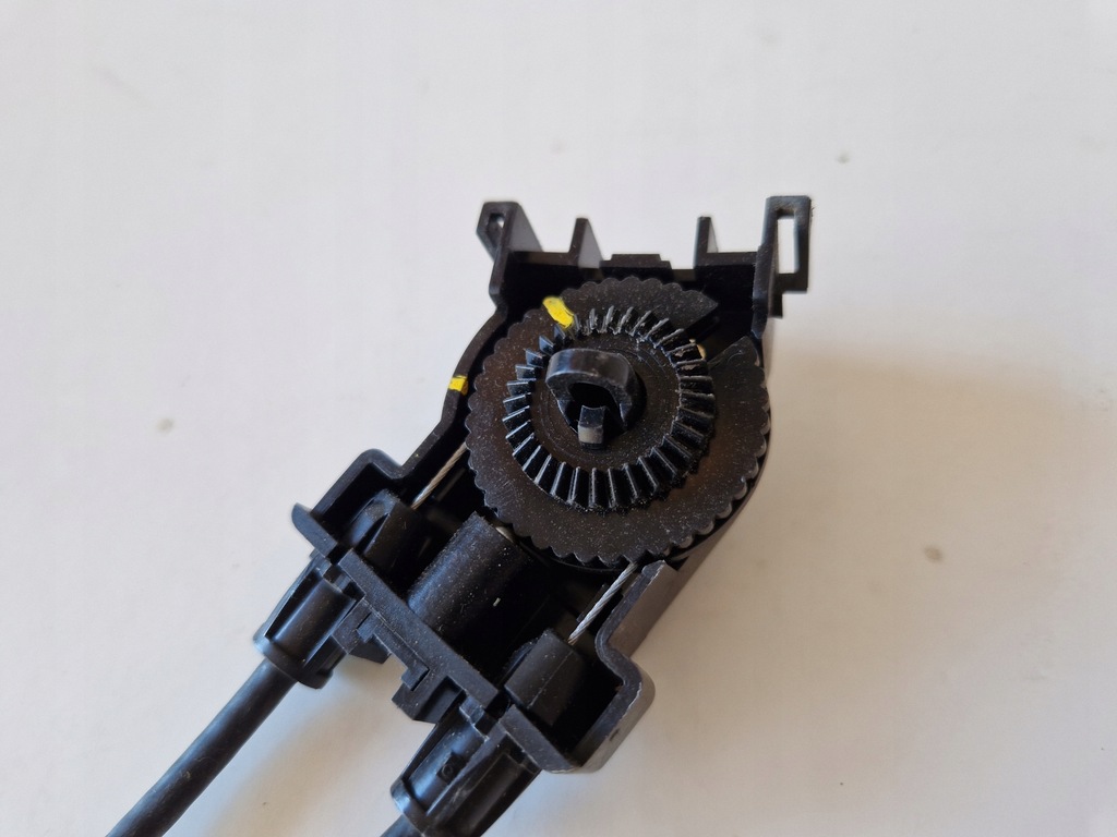 фото №7, Тросы тяга отопителя нагреватель mazda tribute 01r 2.0 b