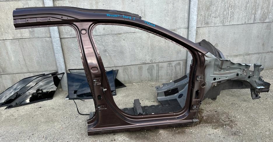 фото №1, Peugeot 2008 i чверть лонжерон правий перед