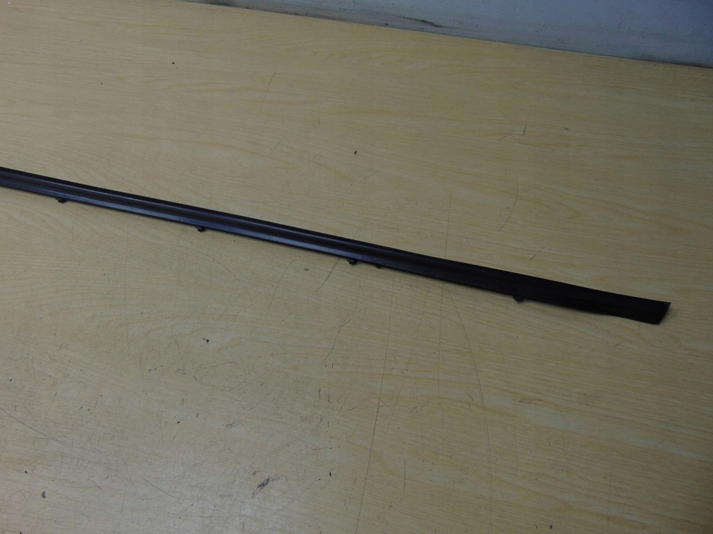 фото №7, Молдинг бічна ущільнювач ліва перед mercedes w213