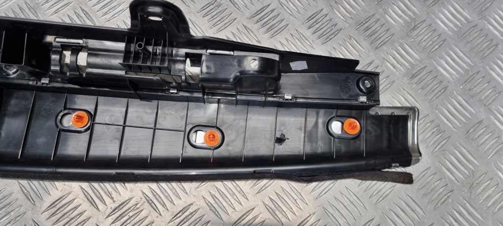 Mercedes w213 захист поріг багажника a2136900141 a2136903601 Зі Шроту