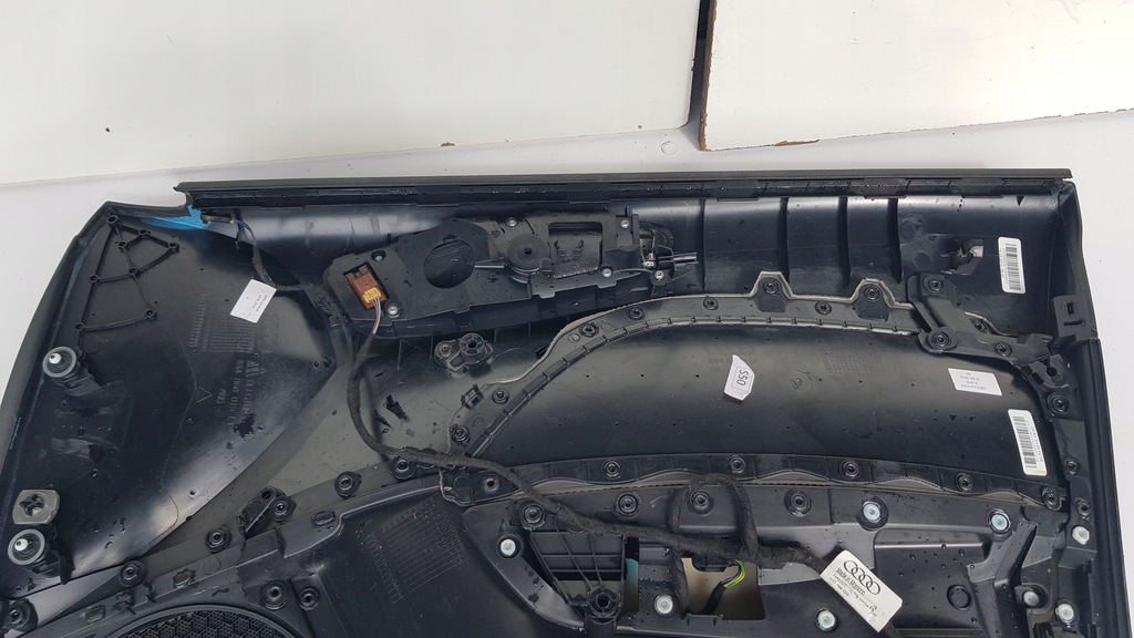 фото №10, Kompletny обшивка двері ліва audi a1 2013r eu