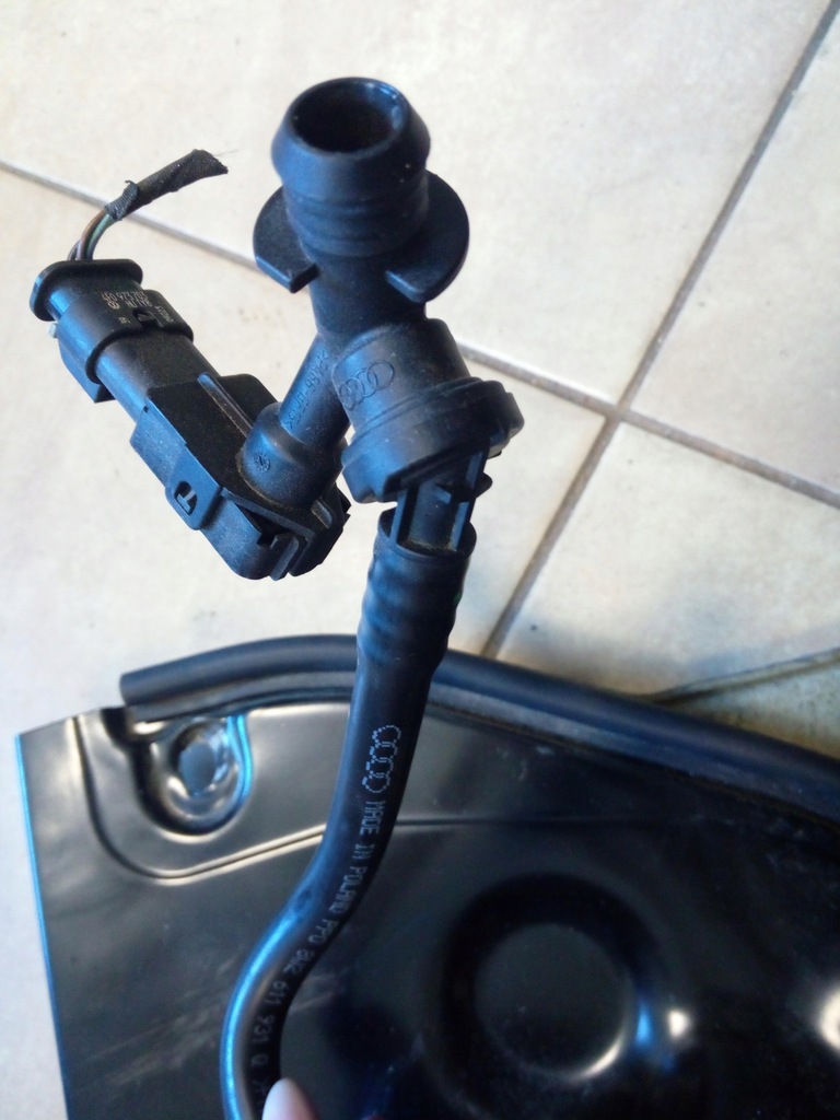 фото №8, Защита стены перегородки audi a4 b9 a5 8w0819523f oryg.