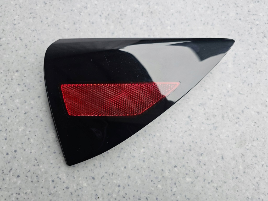 фото №1, Tesla model y 2025 juniper відбивач лампа задня права